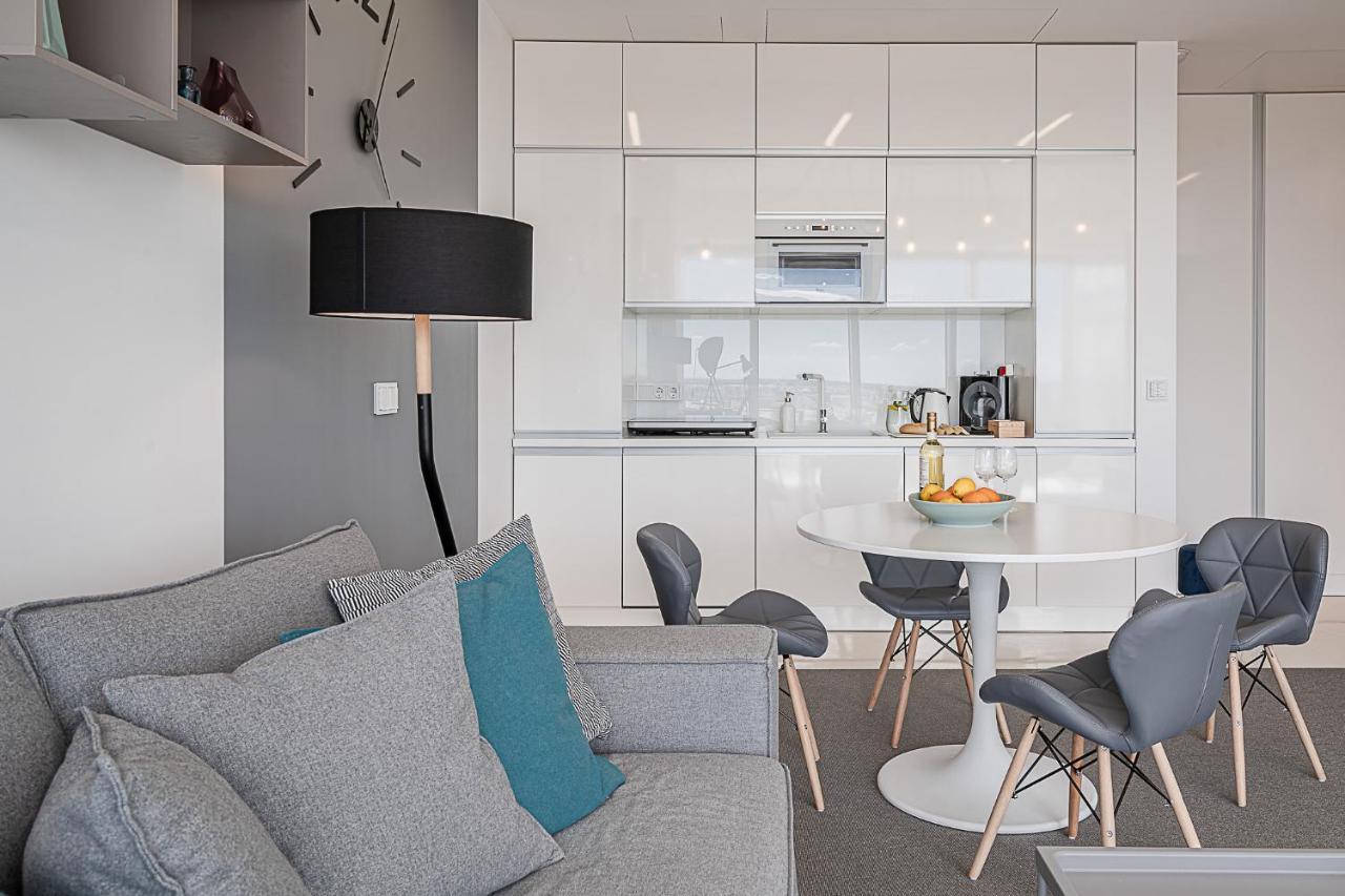 Rentplanet - Apartament Sky Tower ヴロツワフ エクステリア 写真