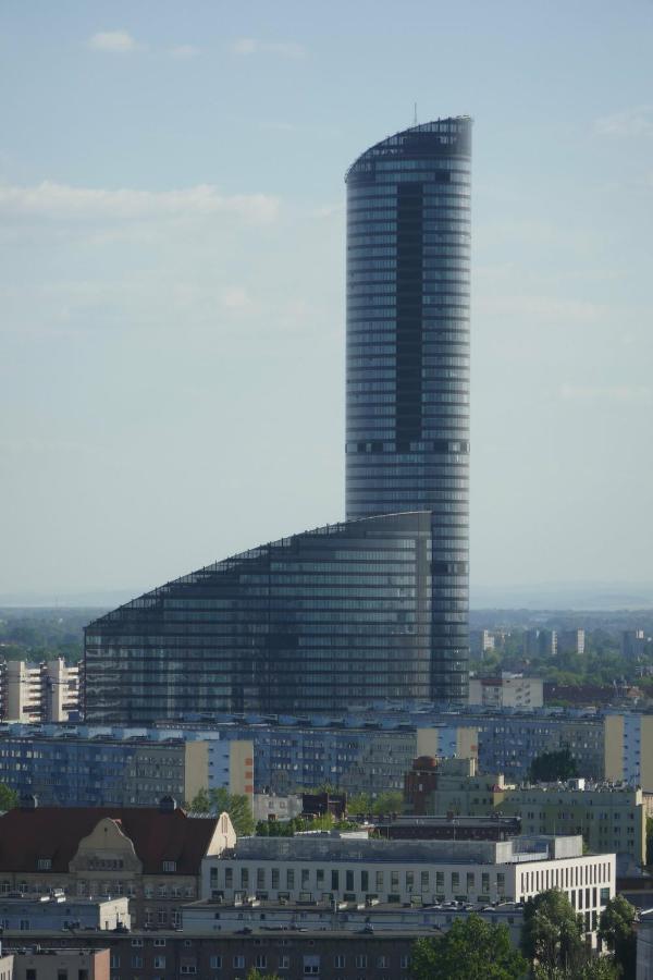 Rentplanet - Apartament Sky Tower ヴロツワフ エクステリア 写真
